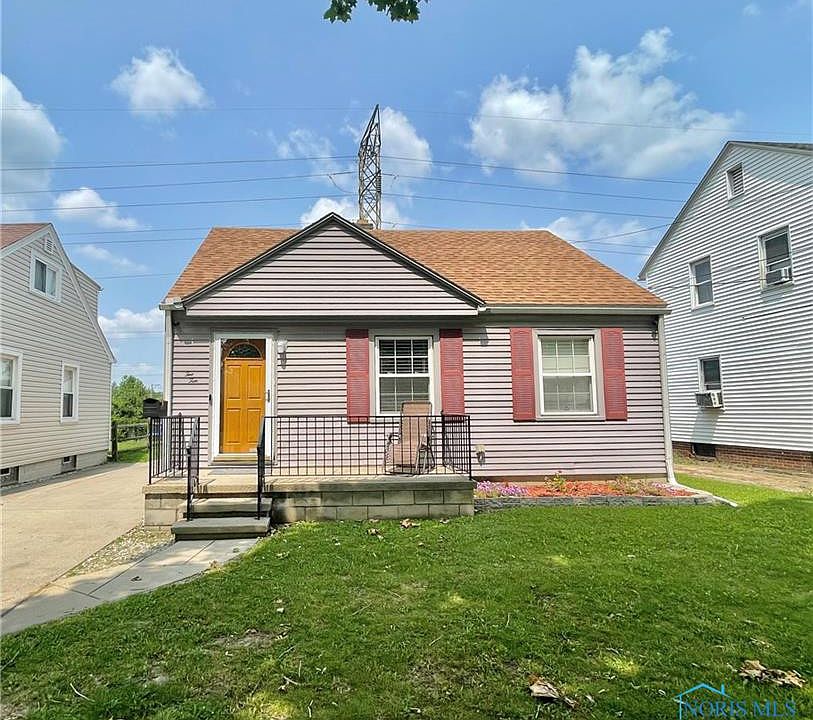 1st image of 210 W Crawford Ave