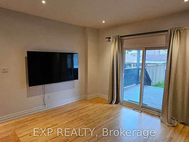 215A Chambers Ave — Photo 10