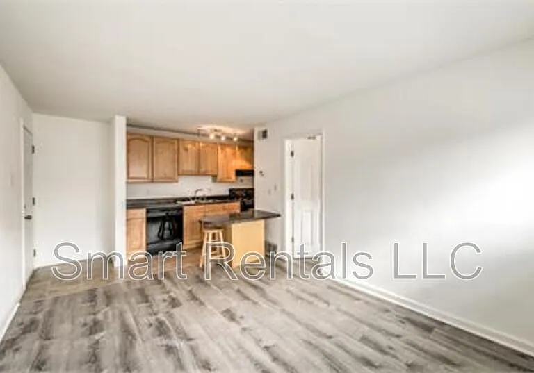 3844 Park Ave #4 — Photo 3