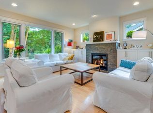 3056 Wembley Park Rd, Lake Oswego, OR 97034