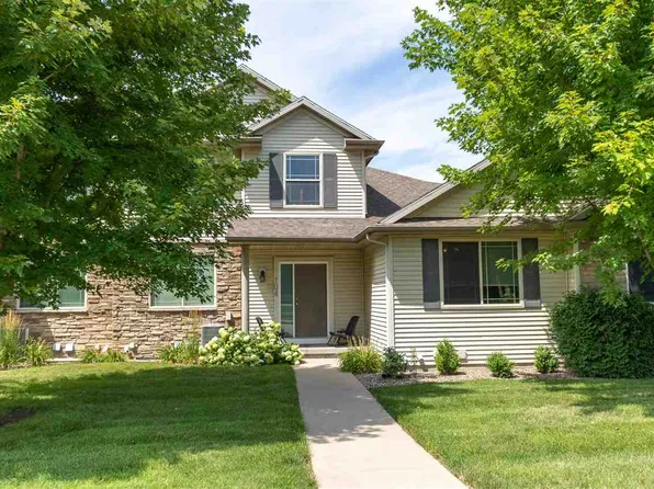704 Foster Rd, Iowa City, IA 52245