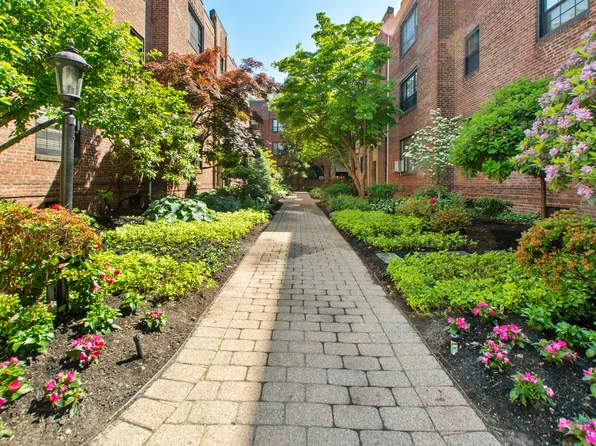 88 Marion St APT 3, Brookline, MA 02446