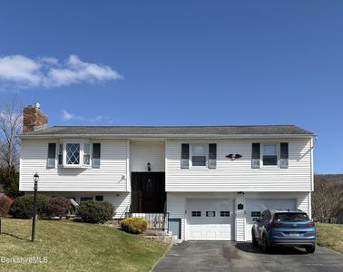 184 McIntosh Dr, Pittsfield, MA, 01201