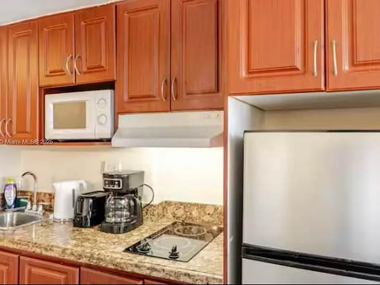 19201 Collins Ave #733 — Photo 4