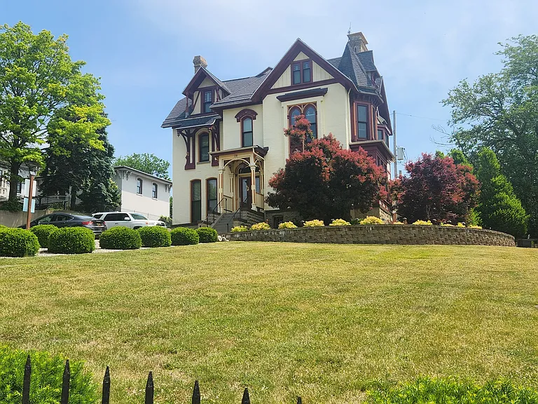 28 Lafayette Ave NE
Grand Rapids, MI 49503
