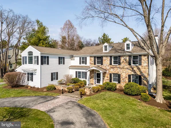 72 Sugar Maple Dr, Newtown Square, PA 19073