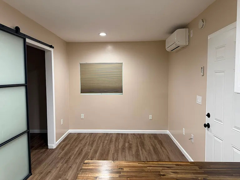 6505 White Oak Ave — Photo 8