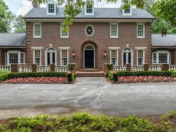 1215 Woodcrest Dr, Macon, GA 31210