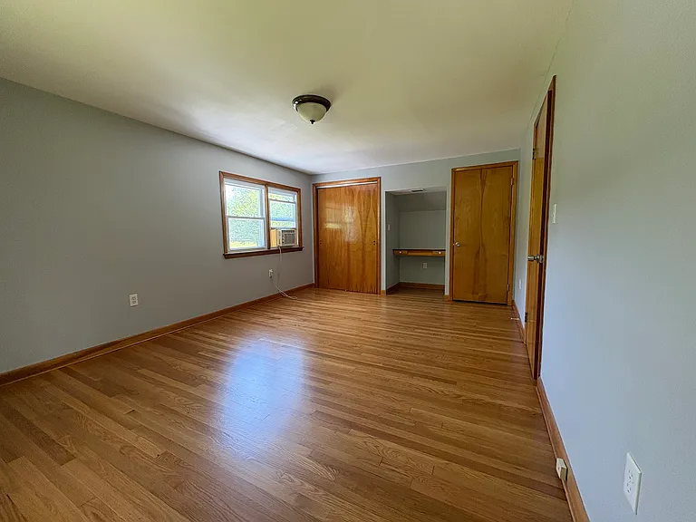 136 Putney Dr — Photo 9