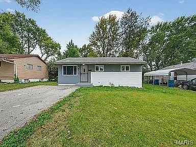 138 Grampian Rd — Photo 2