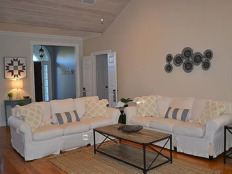 203 Villager Dr — Photo 15