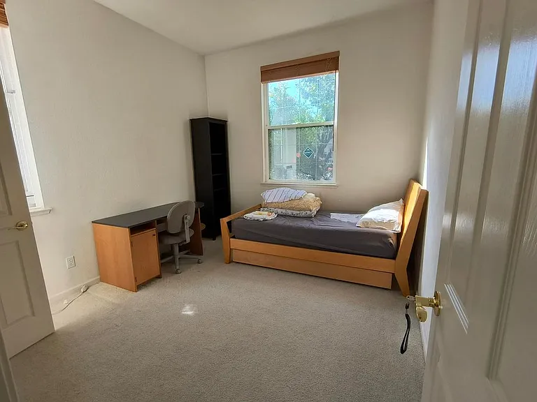 2963 Audubon Cir #B — Photo 3