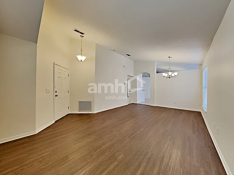 992 Stanvoy St — Photo 13