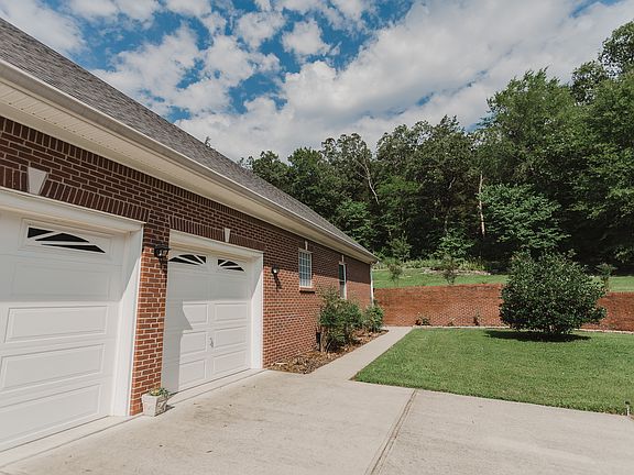 5th image of 266 Stonewall Dr