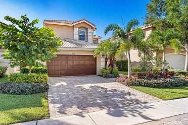 Home For Sale In Canyon Isles