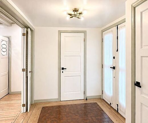 4th image of 341 S Rodeo Dr
