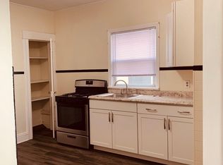 21 W 52nd St, Bayonne, NJ 07002