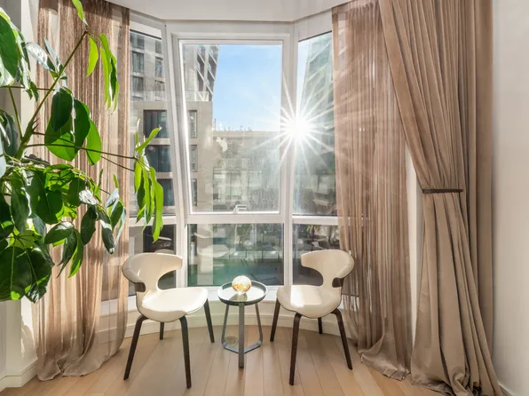 515 West 18th Street image 4 of 14