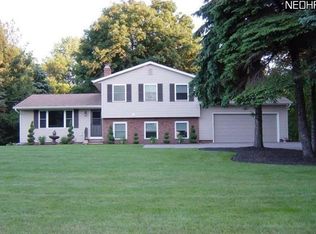 36050 Maple Grove Rd, Willoughby Hills, OH 44094