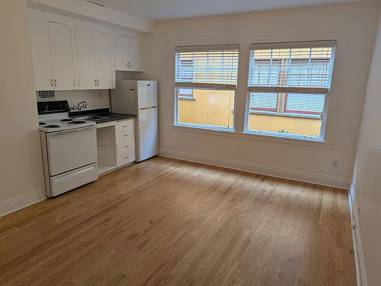 Greenway Apartments — Photo 23