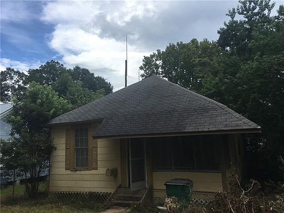 2nd image of 646 Avenue E