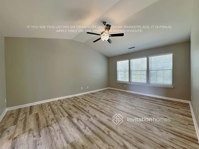 3920 Laurel Glen Dr — Photo 10