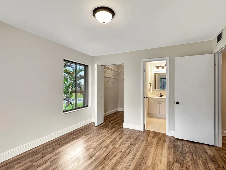 1109 Duncan Cir #201 — Photo 18