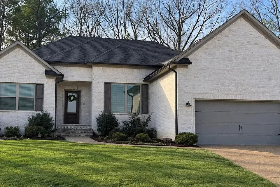 15 Winding Wood Dr