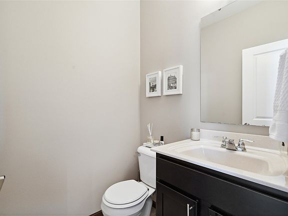 3rd image of 427 Watts Ct