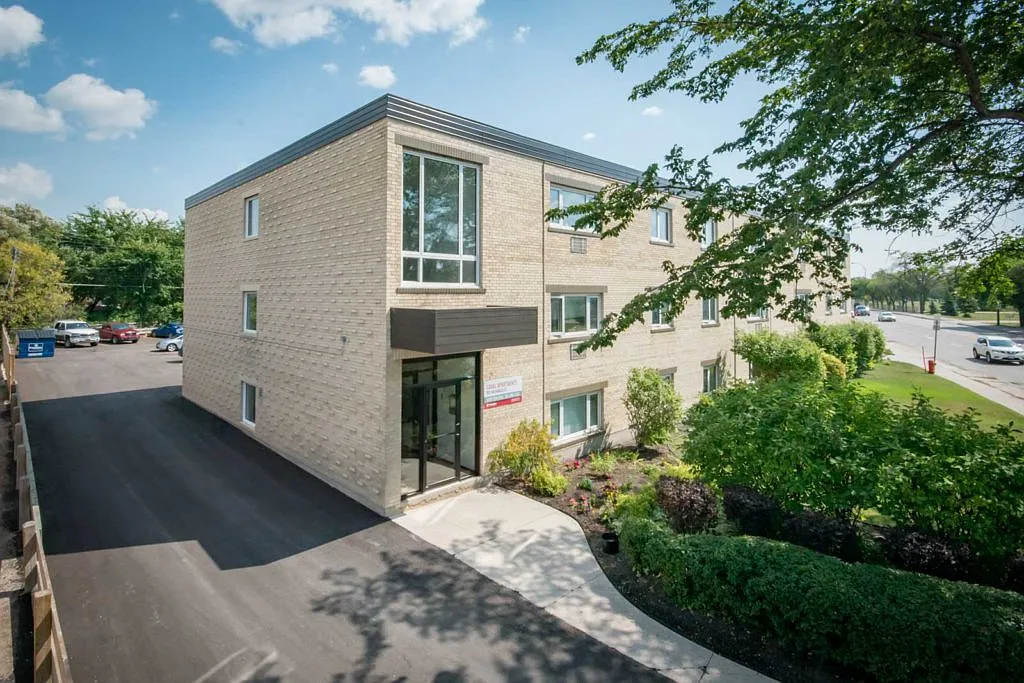 Laval Apartments — Photo 1