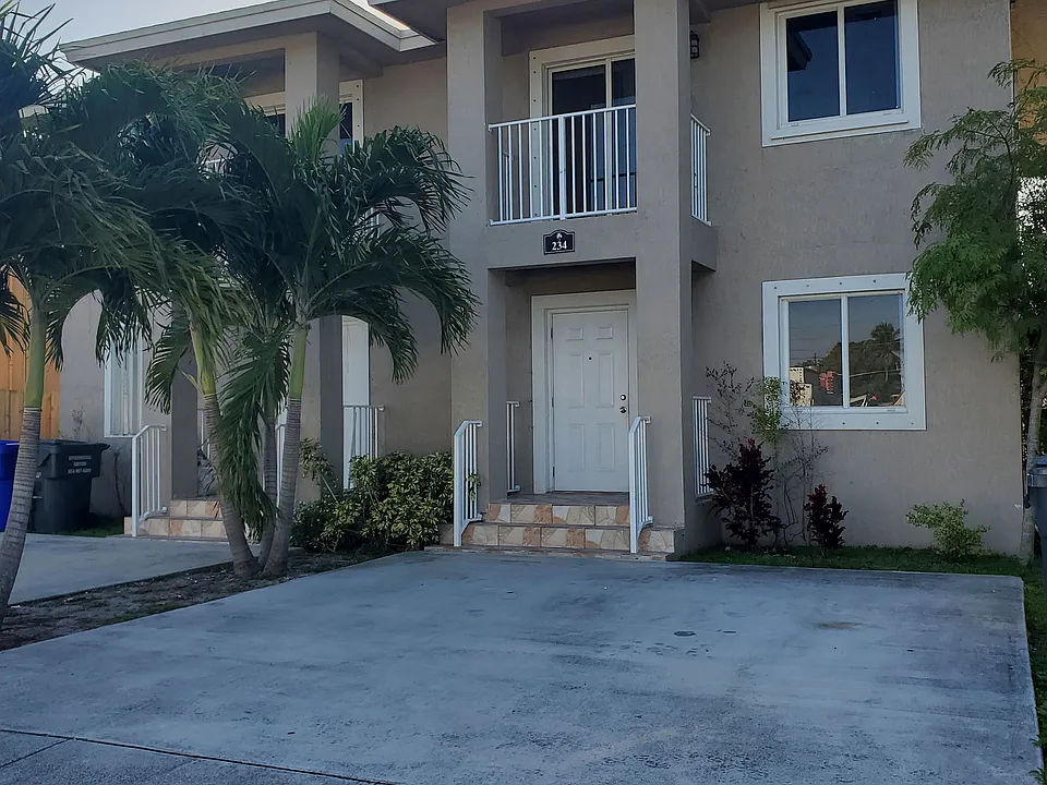304 N 61st Ter #324