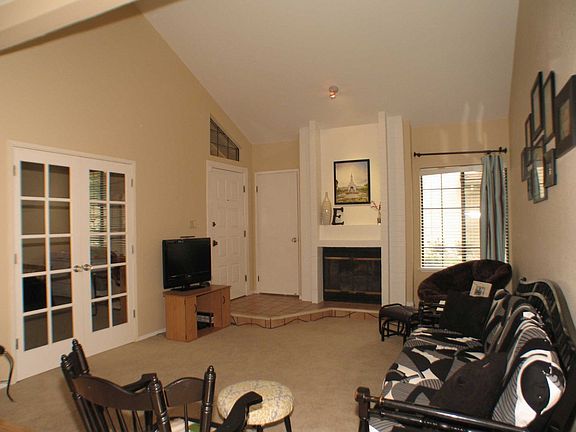 3rd image of 7614 Creekridge Ln