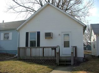 1410 1/2 W Walnut St, Bloomington, IL 61701