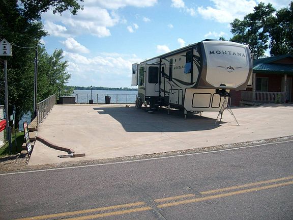 2nd image of 438885 Northside Dr