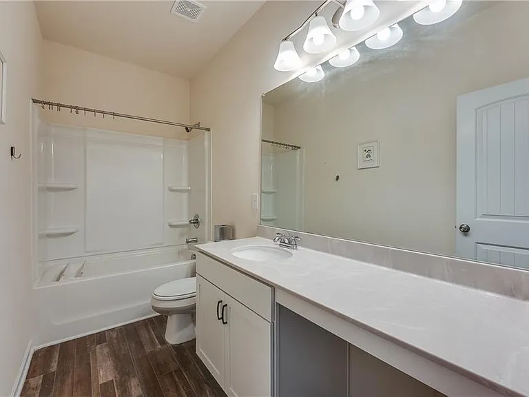 5317 Burrus Ln — Photo 32