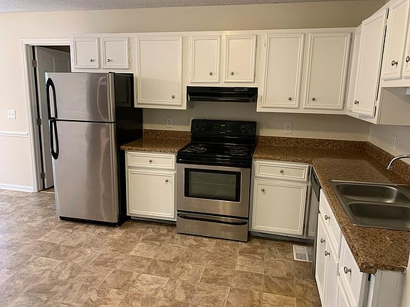 5th image of 4910 Shady Pine Dr