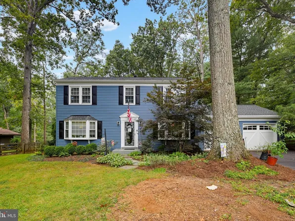 28720 Greenberry Dr, Gaithersburg, MD 20882