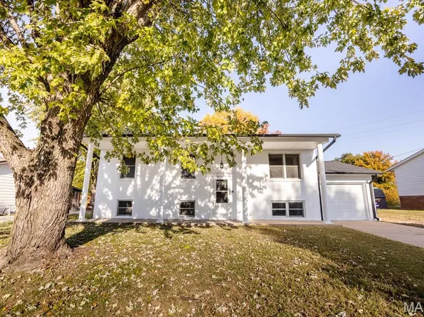 658 Marian Dr, Dupo, IL 62239