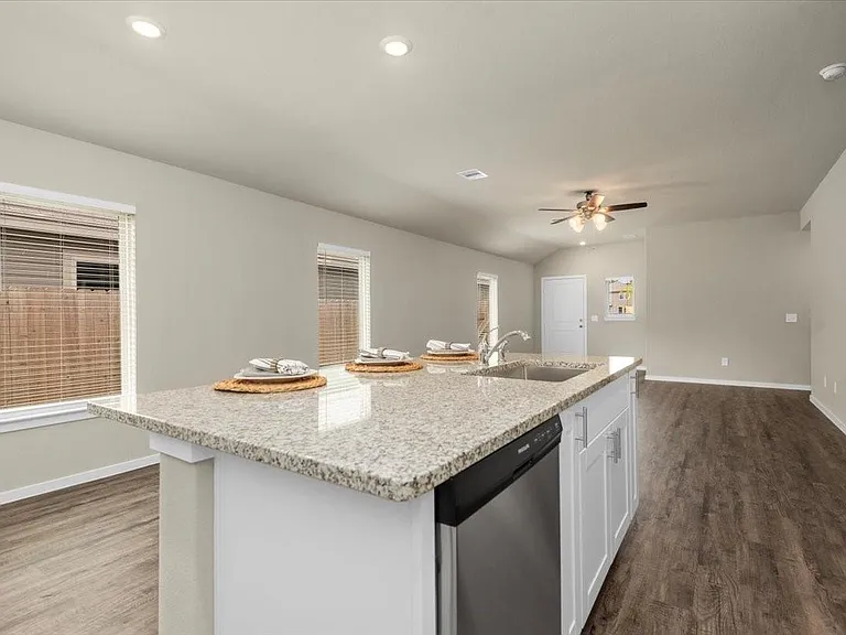 13591 Bay Springs Dr — Photo 10