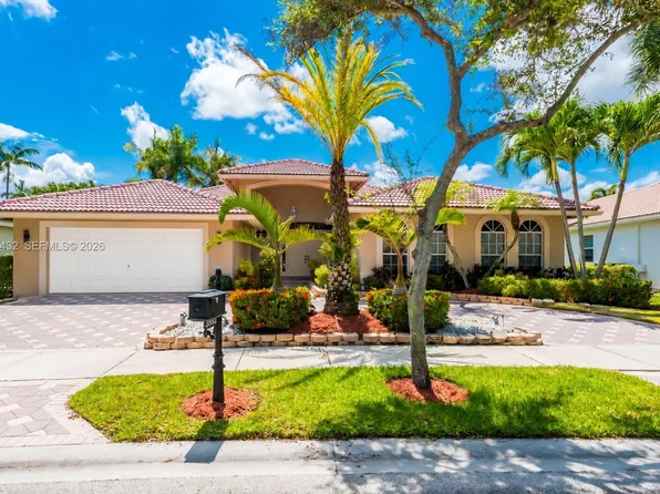 3852 Oak Ridge Cir, Weston, FL 33331