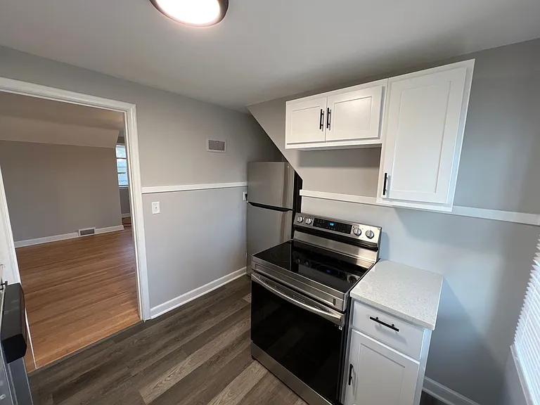 722 W Olin Ave — Photo 6