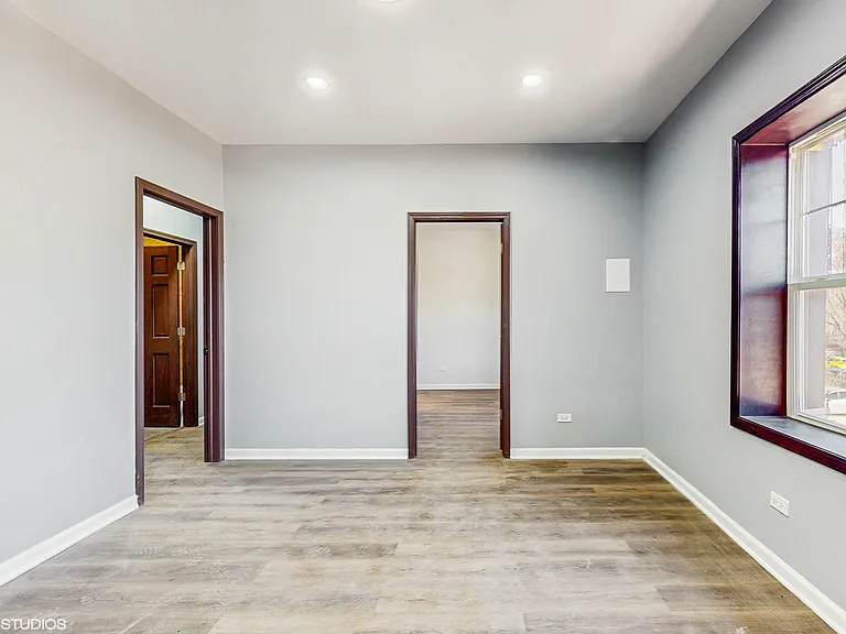 6808 N Clark St #2E — Photo 9