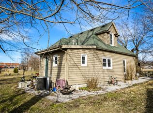 401 Walnut St, Clever, MO 65631