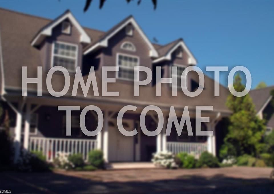 1st image of 204 Phoenix Ct