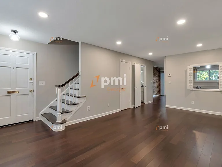 3083 Colonial Way #C — Photo 7
