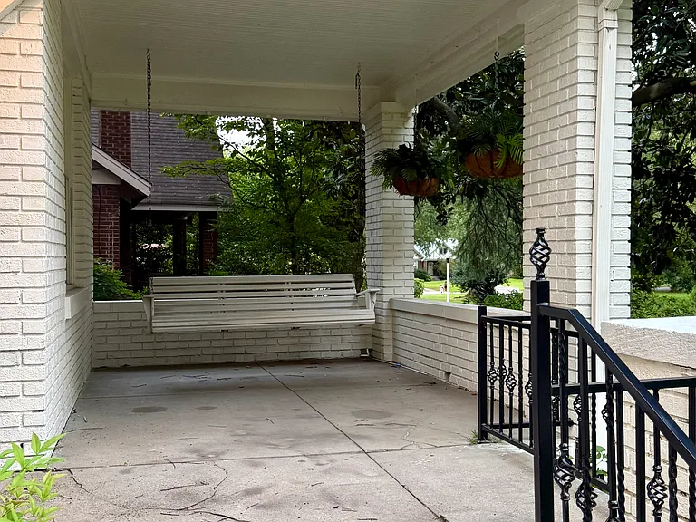 2100 University Cir — Photo 3