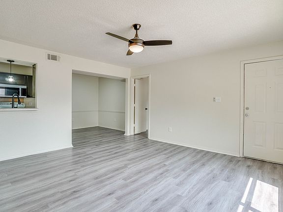 2nd image of 7500 Jenny Lind Rd #630