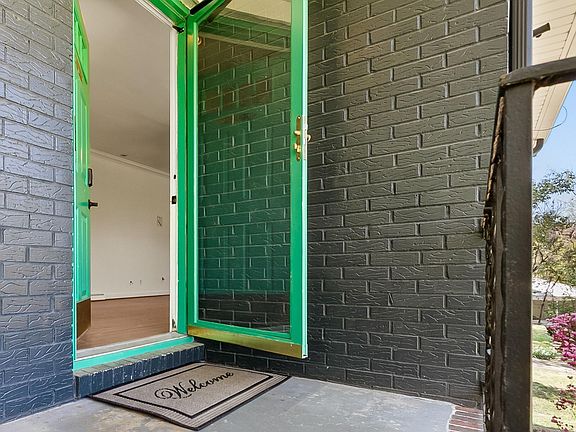 4th image of 5413 Crestwood Blvd