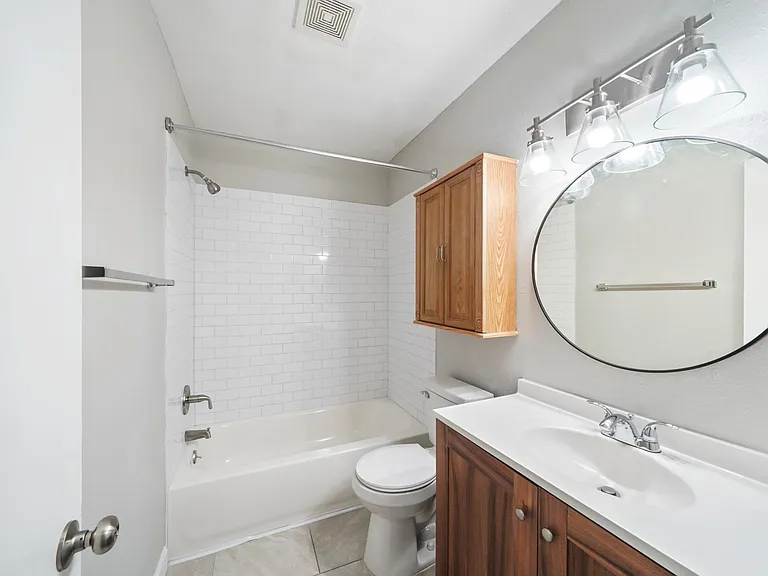 upstairs hallway bathroom.