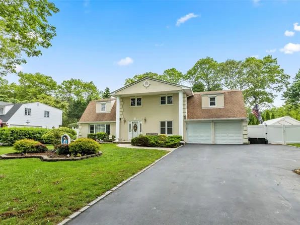 8 Wichard Boulevard, Commack, NY 11725